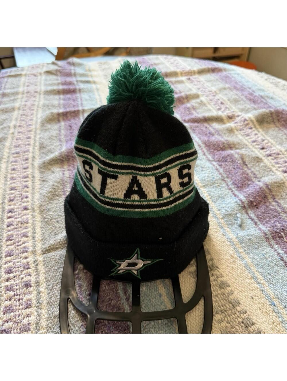 Dallas Stars Knit Beanie Winter Hat Skull Cap NHL Reebok Pom Cuffed OSFM